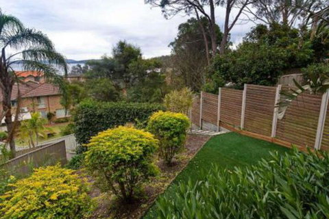 Aislinn 3 / 273 Corrie Parade Air Con Water Views BBQ - Accommodation Rockhampton 2