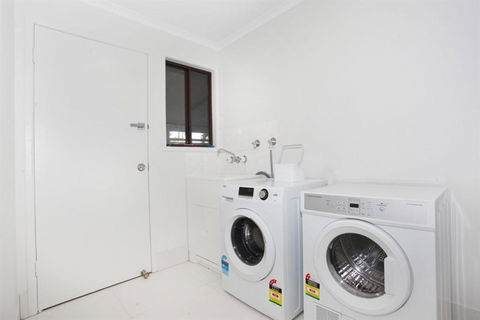 FABULOUS HOLIDAY HIDEAWAY COOLUM BEACH - Accommodation Rockhampton 5