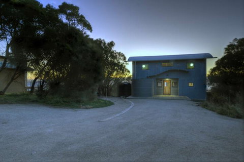 Waves - Accommodation Rockhampton 5