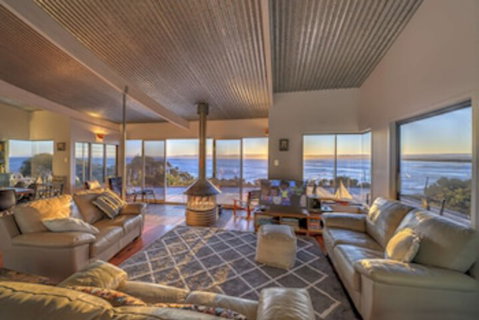 Waves - Accommodation Rockhampton 0