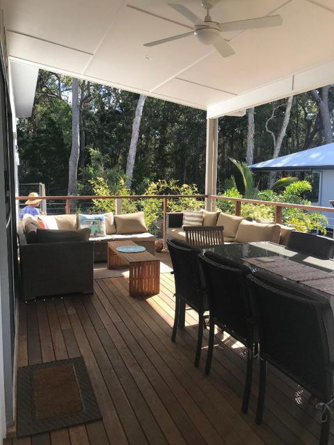 15 Esprit Drive Rainbow Shores Gorgeous Modern Beach House - Accommodation Rockhampton 5