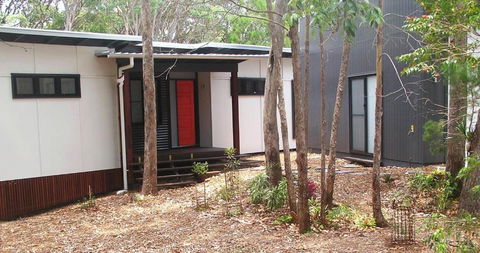 16 Ibis Court Rainbow Shores Beautiful Private & Peaceful Wi Fi - Accommodation Rockhampton 4