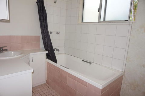 11 Bomburra Court Rainbow Beach Comfortable Beach House Plenty Of Boat Parking - Accommodation Rockhampton 1