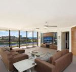 Seascape Apartments Unit 1201A Luxury apartment with views of the Gold Coast  Hinterland - Accommodation Rockhampton