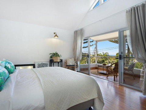 EAST COAST ESCAPES Lighthouse Studio - Accommodation Rockhampton 3