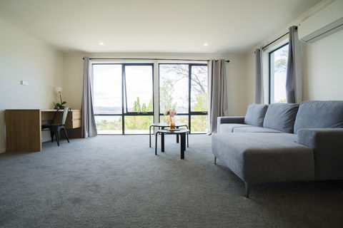 Amazing Sea Views Luxury Guest House - Accommodation Rockhampton 0