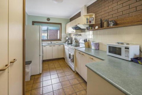 Eagle Point Getaway Waterfront Serenity! - Accommodation Rockhampton 4