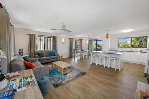Comfy & Cosy (Upstairs) - Accommodation Rockhampton 3