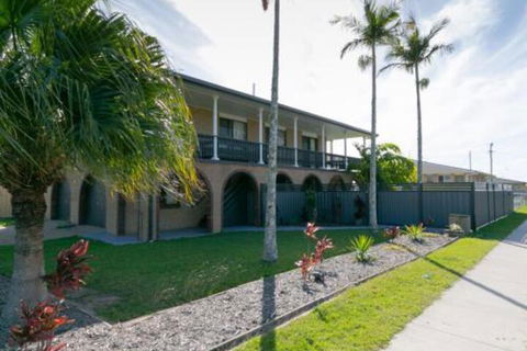 Comfy & Cosy (Upstairs) - Accommodation Rockhampton 5