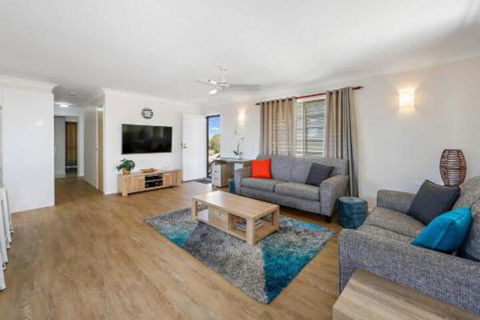 Comfy & Cosy (Upstairs) - Accommodation Rockhampton 0