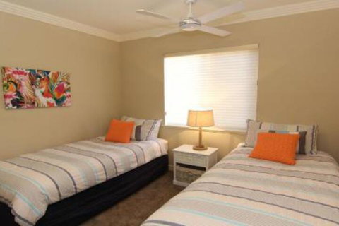 Whitesands 301 Main Beach Location - Accommodation Rockhampton 5