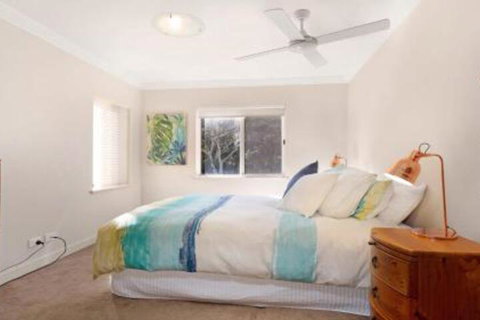 Whitesands 301 Main Beach Location - Accommodation Rockhampton 4