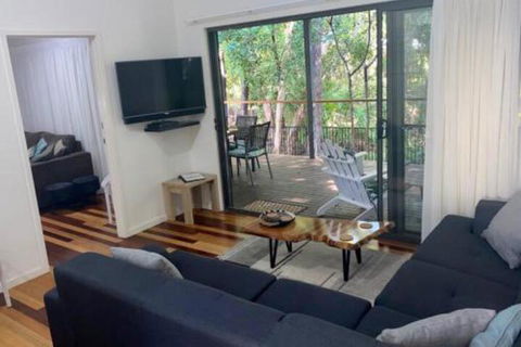 Bluewater 2 Rainbow Shores Walk To Beach Private & Stylish Beach Escape All On Level - Accommodation Rockhampton 2