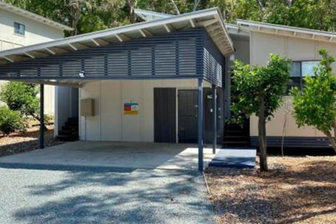 Bluewater 2 Rainbow Shores Walk To Beach Private & Stylish Beach Escape All On Level - Accommodation Rockhampton 0