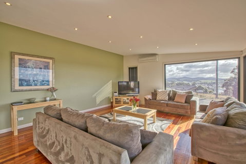 Georges Bay Luxury - Accommodation Rockhampton 4