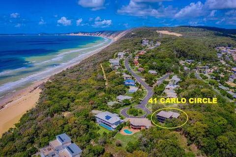 41 Carlo Circle Rainbow Beach Huge Beach House With Room For Everyone - Accommodation Rockhampton 2