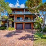 41 Carlo Circle Rainbow Beach Huge Beach House With Room For Everyone - Accommodation Rockhampton 0
