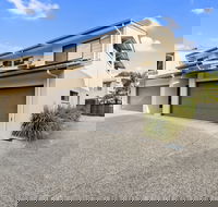 Lotus Retreat - Accommodation Rockhampton
