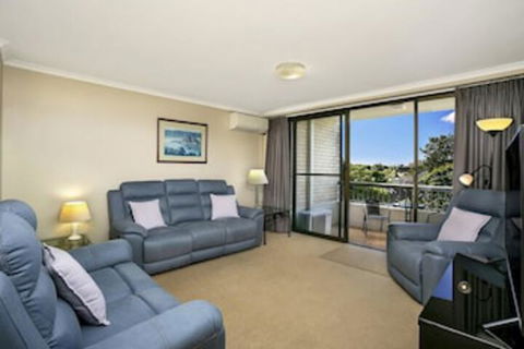 HAMP1 Bright Apartment In Cremorne - Accommodation Rockhampton 0