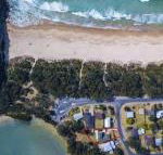 Pelican Beach House 2 Macleay Street - Accommodation Rockhampton