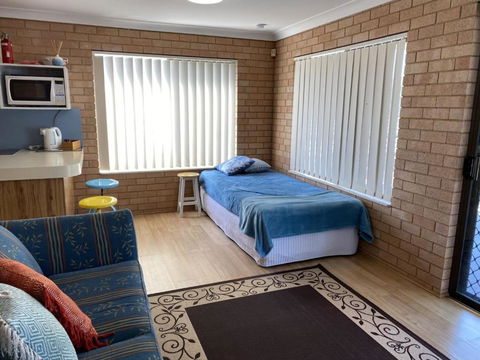 NARRAWALLEE RETREAT - Accommodation Rockhampton 2