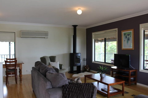 Waterside View - Accommodation Rockhampton 2