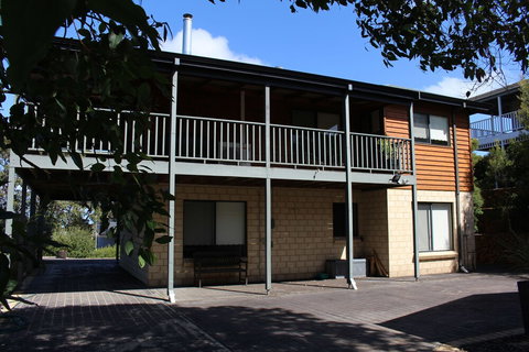 Waterside View - Accommodation Rockhampton 0