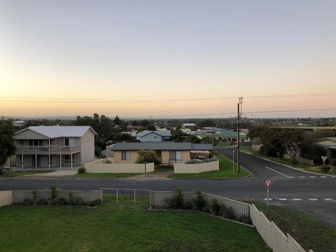 The Castle - Accommodation Rockhampton 3