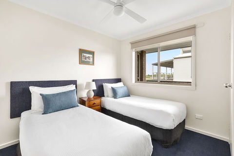Marine Cove Resort - Accommodation Rockhampton 4