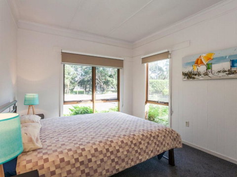 OCEANS 12 ANGLESEA - Accommodation Rockhampton 4