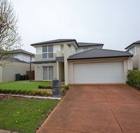 Superb Luxe 5BR Housepoint Cook Near Lake