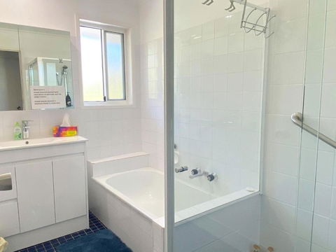Woorim Secluded Palms Cottage - Accommodation Rockhampton 3