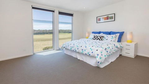 ST ANDREWS BEACH APARTMENT 4.02 - Accommodation Rockhampton 3
