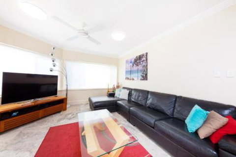 Whitesands Penthouse 1 - Accommodation Rockhampton 3
