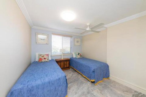 Whitesands Penthouse 1 - Accommodation Rockhampton 6