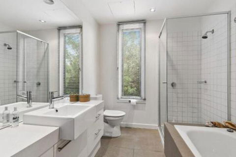 POINT GREY APARTMENT ONE VIEWPOINT - Accommodation Rockhampton 6