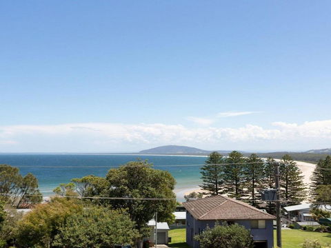 Coastal Calm Relax Revive Rejuvenate - Accommodation Rockhampton 1