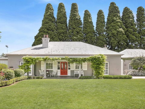 Nattai Lodge House & Cottage In Beautiful Garden - Accommodation Rockhampton 3