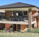 Sunset over Neptune pet friendly 5 min to beach - Accommodation Rockhampton