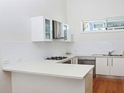 Surf Mist Contemporary Seaside Duplex - Accommodation Rockhampton 6