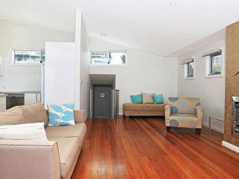 Surf Mist Contemporary Seaside Duplex - Accommodation Rockhampton 3