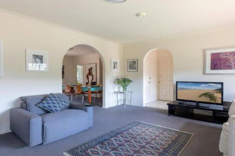 Walling Clifton Gardens Backing Onto Golf Course - Accommodation Rockhampton 5