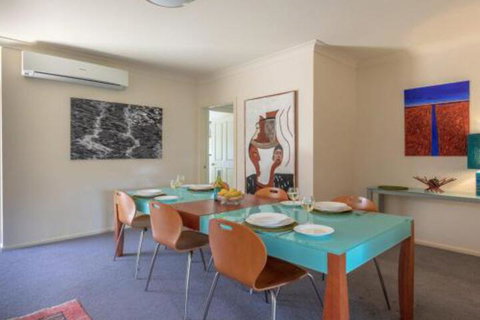 Walling Clifton Gardens Backing Onto Golf Course - Accommodation Rockhampton 4