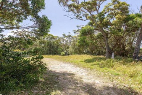 Walling Clifton Gardens Backing Onto Golf Course - Accommodation Rockhampton 2