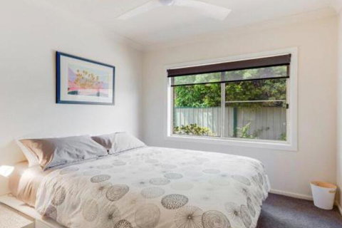 Walling Clifton Gardens Backing Onto Golf Course - Accommodation Rockhampton 6