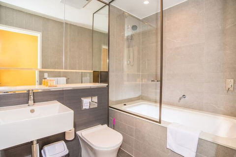 Relaxing Parramatta Apartment With Parking - Accommodation Rockhampton 6
