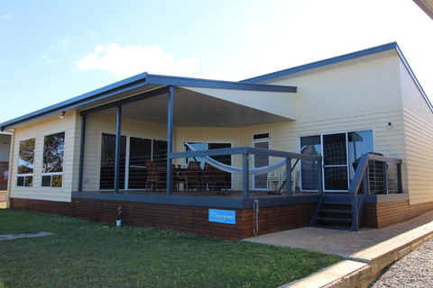 Waterfront On Osprey - Accommodation Rockhampton 3