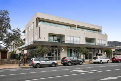 Seaside Apartment Getaway - Accommodation Rockhampton 7