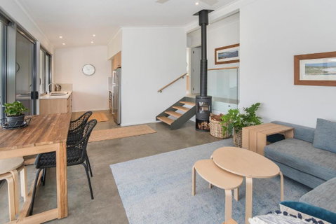 FortyTwo Mini - Accommodation Rockhampton 3