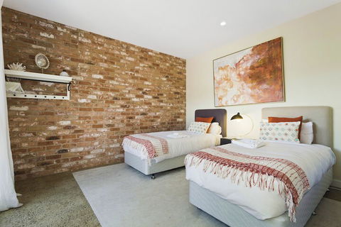 Embracing Evandale - Accommodation Rockhampton 4